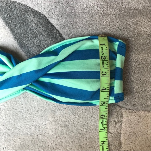 🌸5/$30🌸 Mossimo Striped Bikini Top, EUC, S - Picture 4 of 11
